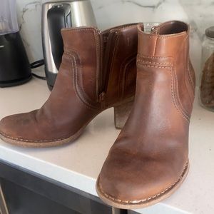 Clarks - Oil Rubbed - Brown Booties